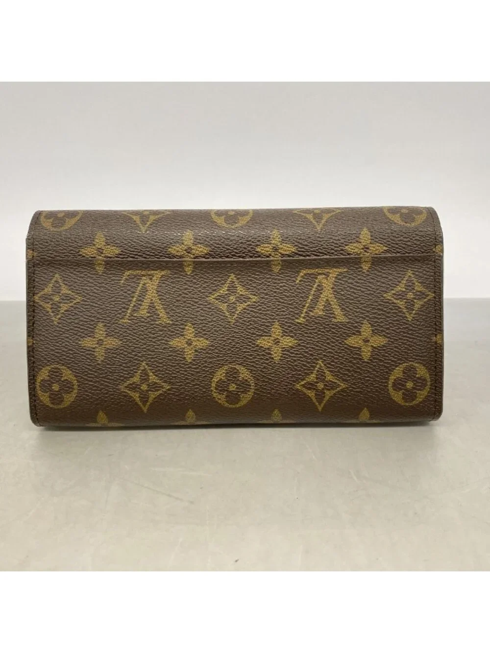 Louis Vuitton snap canvas yes
